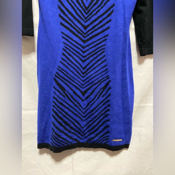 Coco and Tashi dress - Picture 2 of 10